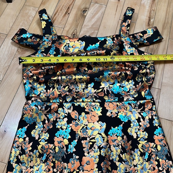 ECI New York Floral Foil Dress - Picture 8 of 8